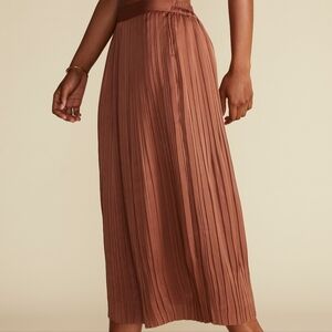 New Amour Vert Blaze Pleated Skirt in Cafe - size L. org $180